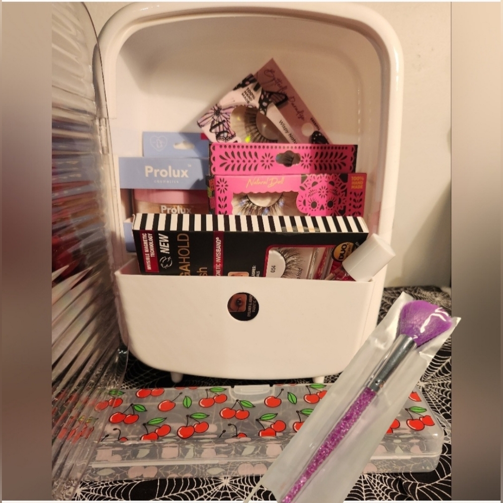 New Stuffed Makeup Case and Lash Bundle